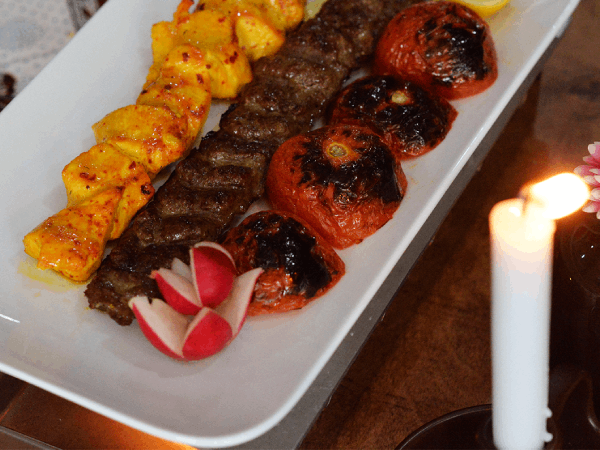 Sfeervolle setting in Iraans restaurant Hengelo